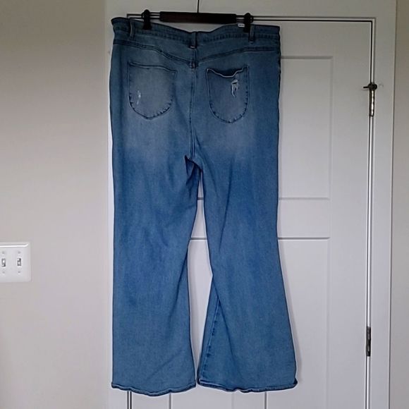 Almost Famous plus size Size 24 ripped style flare denim jeans with bottom flare - Picture 6 of 9